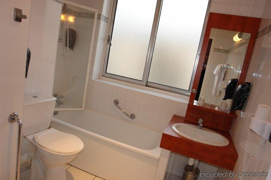 Kyriad Direct Rouen Centre Gare Room photo